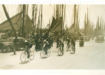 Tour of the '30s - Racing by the sailboats at Carcassonne